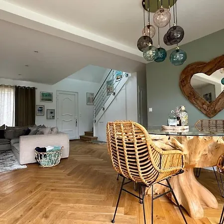 Villa Lorenssia Entre Paris Et Avec Jacuzzi