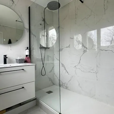 Villa Lorenssia Entre Paris Et Avec Jacuzzi Lesigny (Seine-et-Marne)